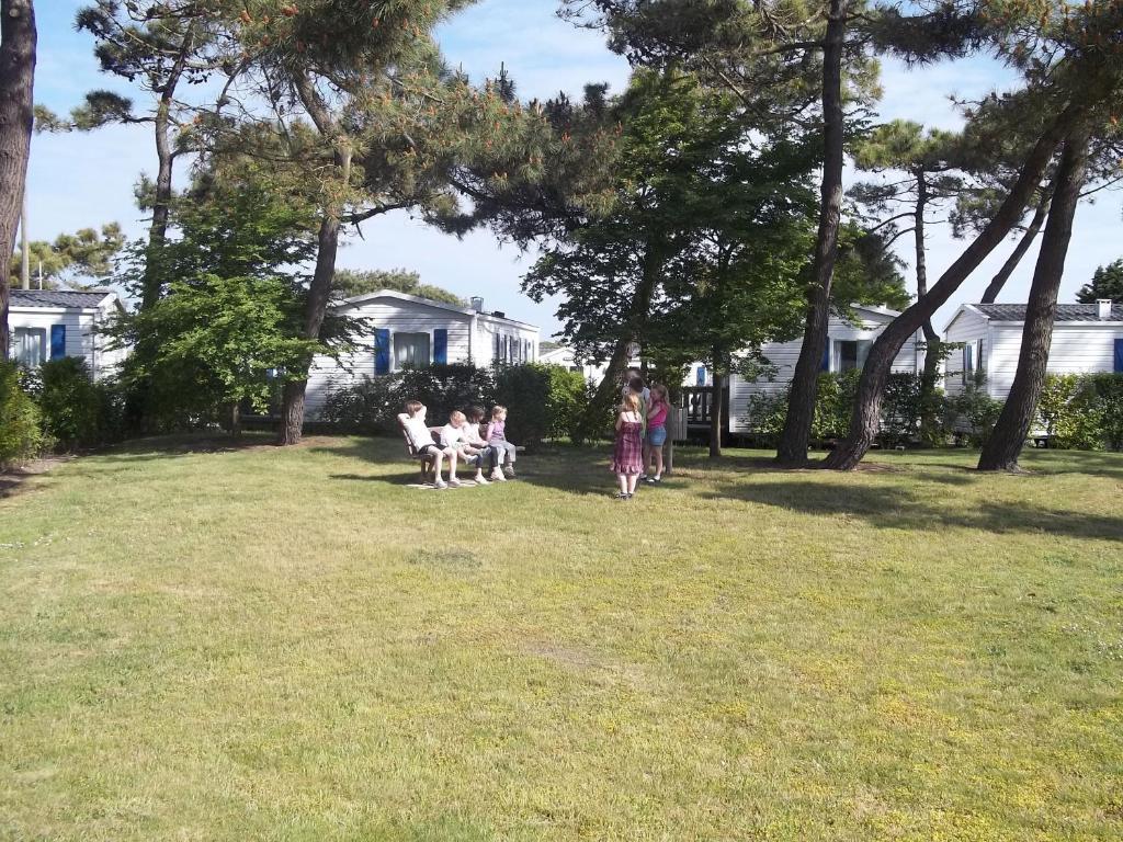 Camping Paradis Les Galets De La Molliere Cayeux-sur-Mer Exteriör bild